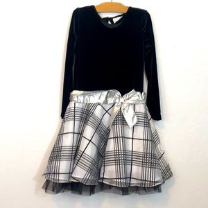 NWT Rare Edition Girls Formal Dress Size 6.
